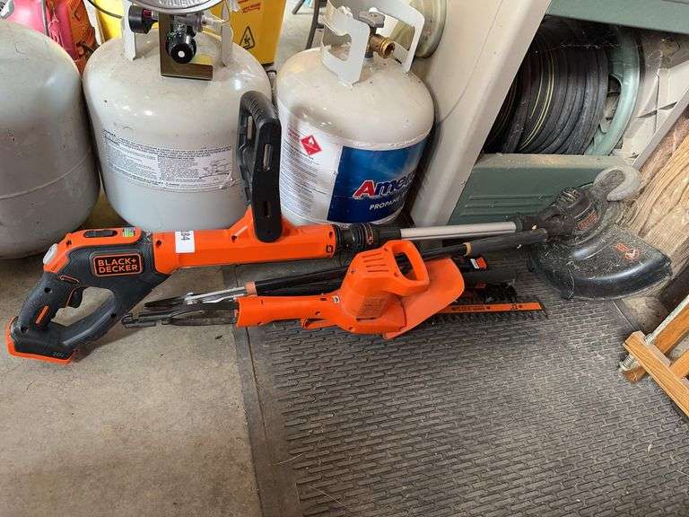 Black + Decker weed & Hedge trimmers image