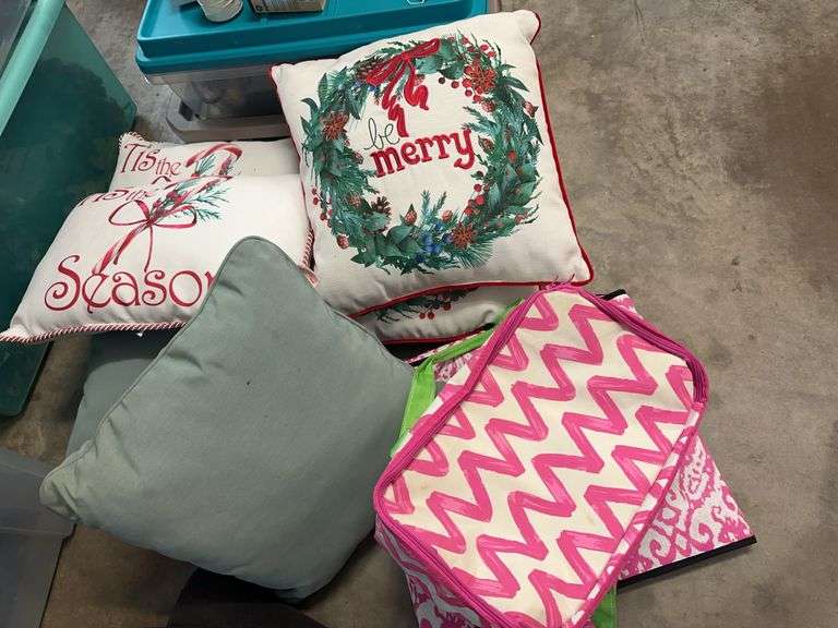 Lot of Christmas pillows, 2 Scout tote bags image