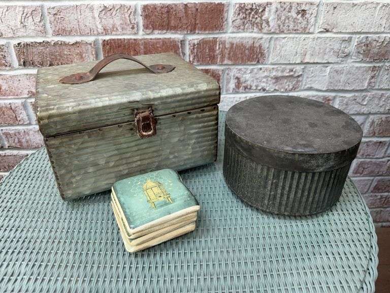 2 metal boxes, 4 coasters image