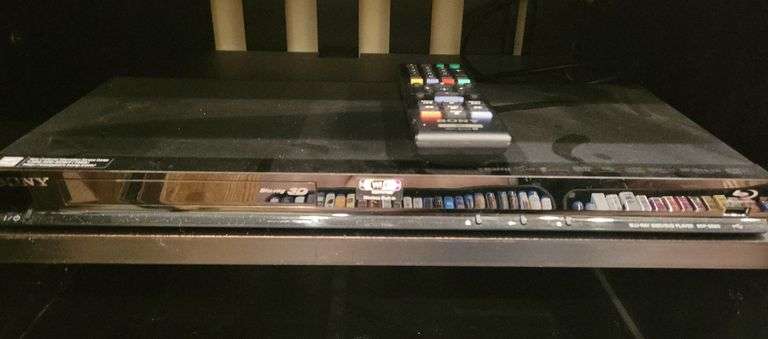 Sony DVD Player and CD Discs image