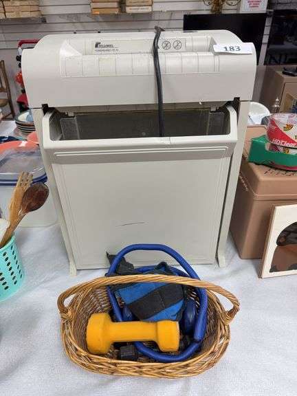 Paper shredder, basket, weights image