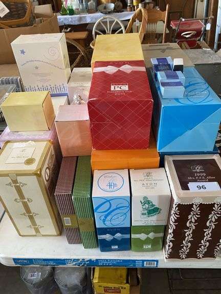 Large lot of AVON Awards - Ceramic figures image