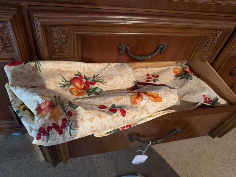 Plastic tablecloths, plate toppers, collector plates image