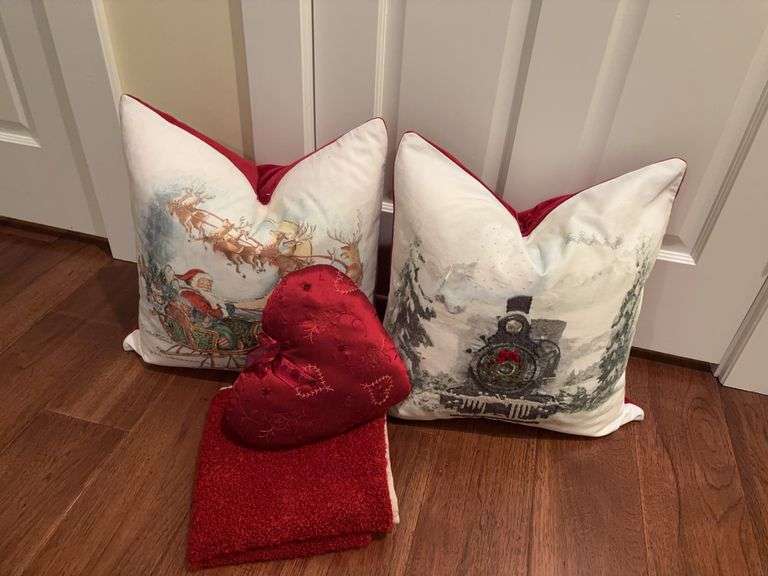 Christmas pillows , pillow covers , pillow forms , heart shaped accent pillow snd throw pillow image