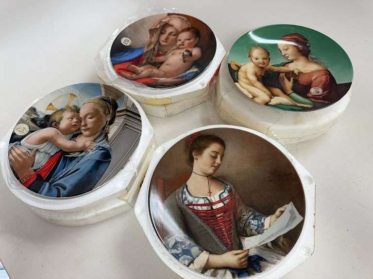 Lot of 10 collectors plates image