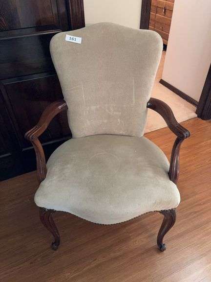 Wood frame upholstered image