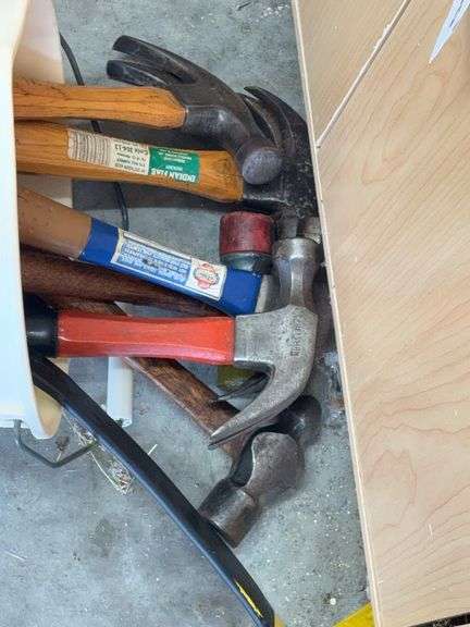 Claw hammers, wonder bar, ball peen image