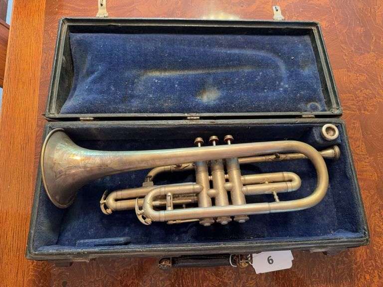 Vintage 1930's CG Conn Ltd, Elkhart, IN trumpet & case