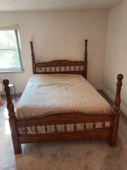 Queen size poster style bed complete image