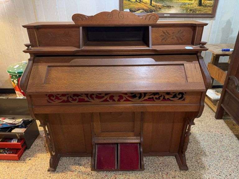 Antique oak pump organ 48" x 23" x 47" image