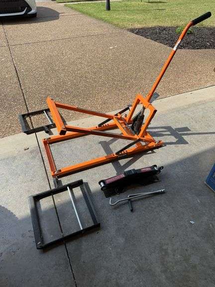 Lawnmower/motorcycle jack, accordion jack both are newer image