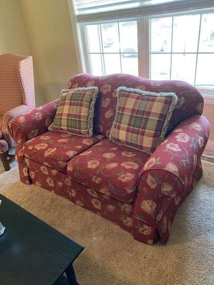 2 cushion floral loveseat with 2 throw pillows, 64”w