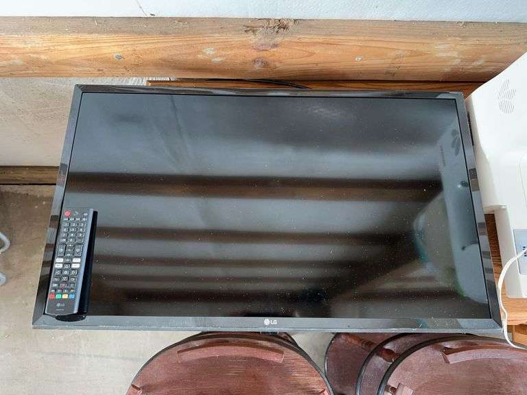 31" LG Flat Screen TV with Remote image