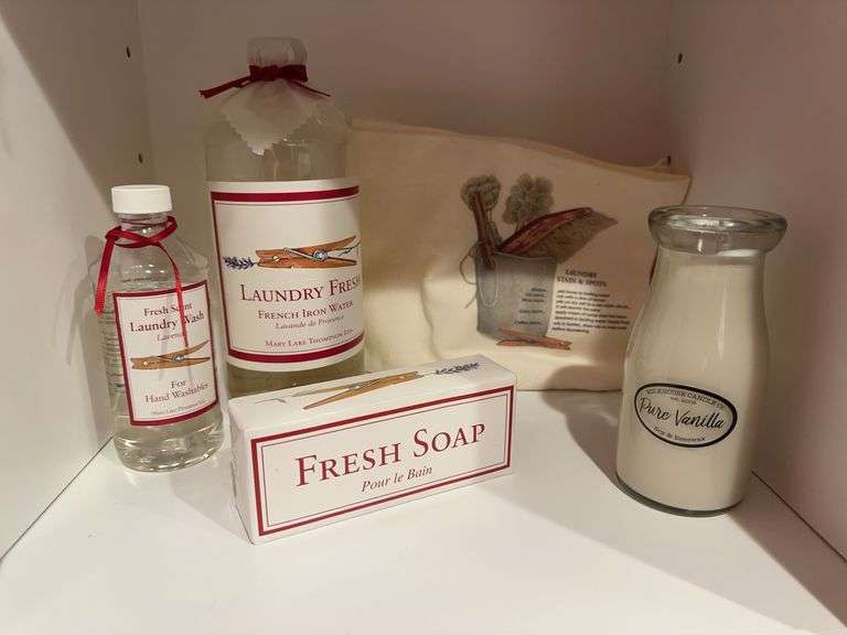 Decorative laundry items image