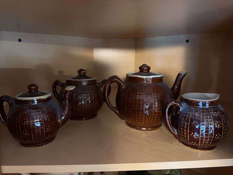 Brown glazed pottery set