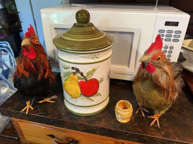 Cookie jar, 2 roosters image