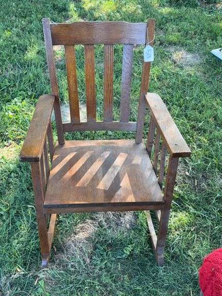 Oak vintage rocker, nail keg image