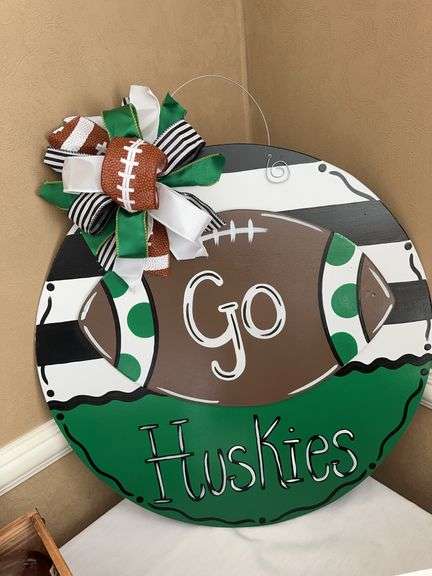 Huskies Football Door Hanger image