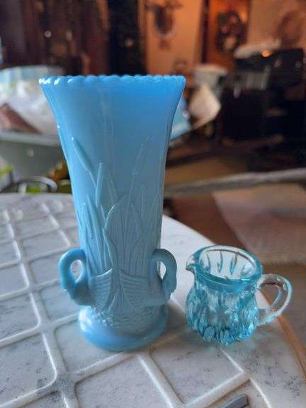 Westmoreland swan vase 6.5", mini glass pitchers, vases, bottles image