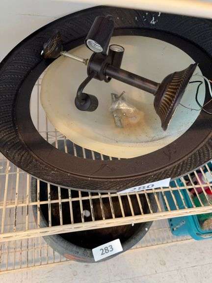 2 light fixtures image