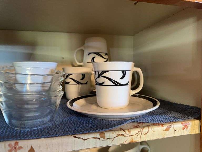 Misc bowls, coffee mugs image