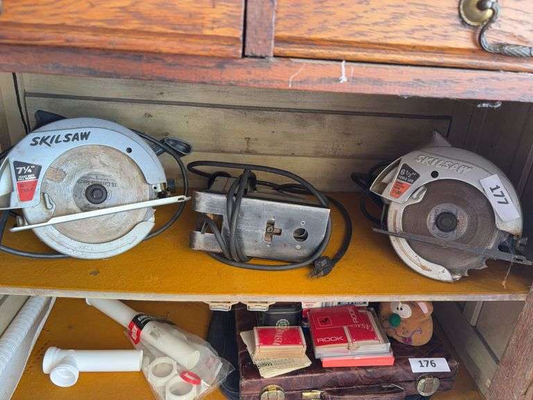 2 circular saws, sabre saw image