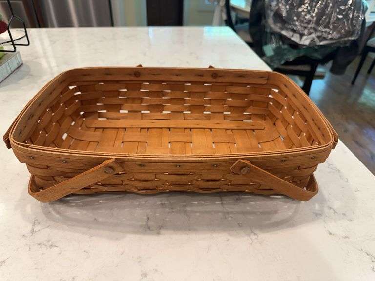 1990 signed Longaberger basket image