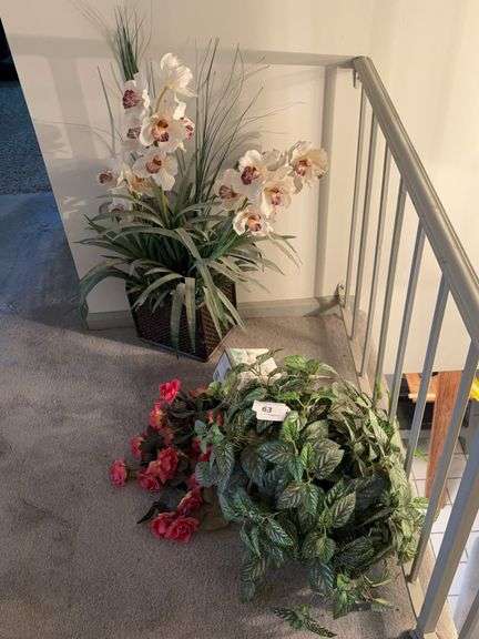 Artifical flower arrangements image