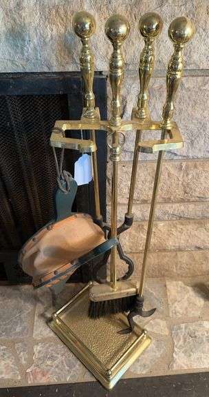 Fireplace tool set