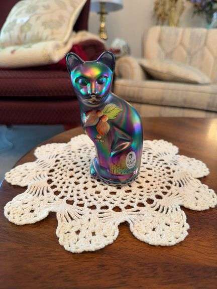 Fenton cat 5.5", doily image