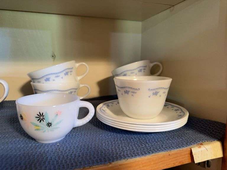 Corelle dishes, misc bowls image