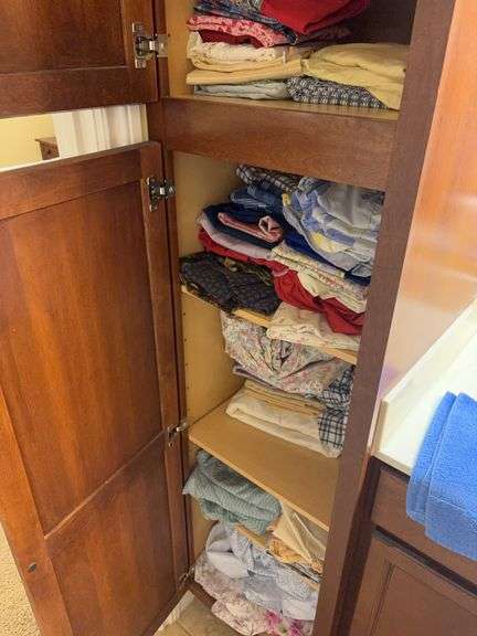 Linens & towels image