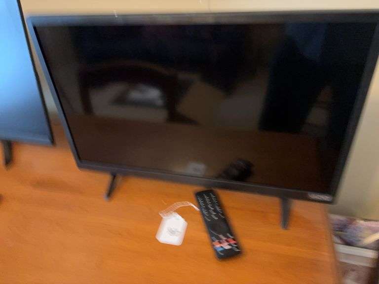 24” Vizio TV image