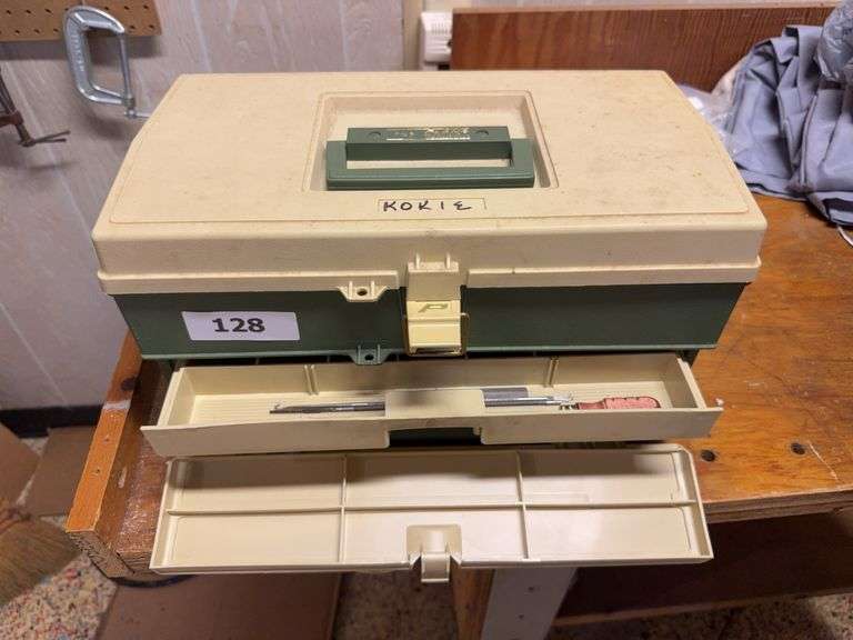 Tackle box & contents image