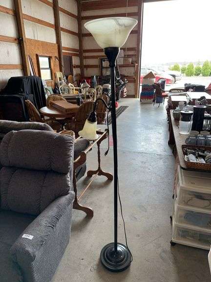 floor lamp image