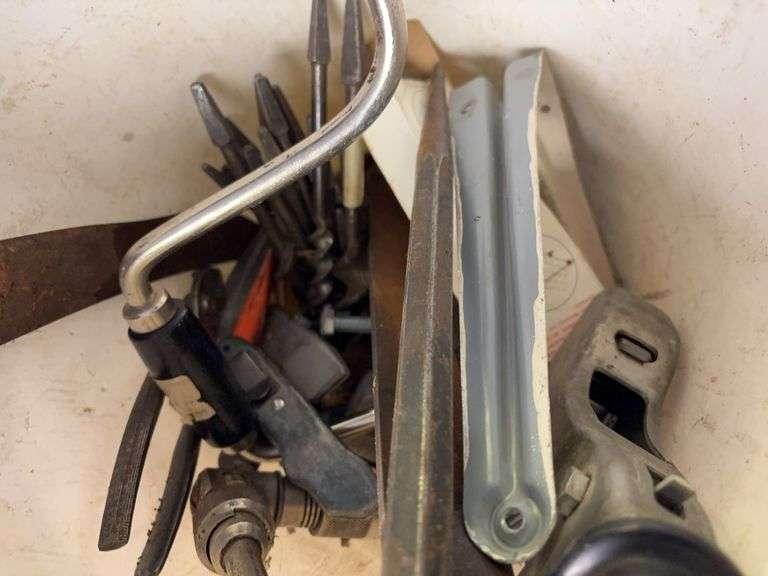 Braces & bits, file, utility knives, misc image