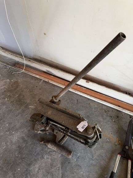 Vintage Clay pigeon launcher image