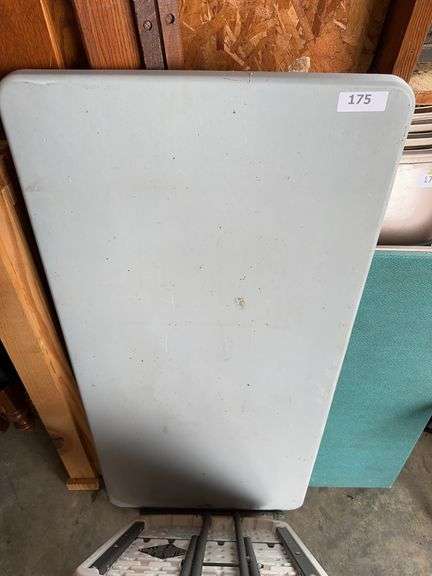 4 ft folding table image