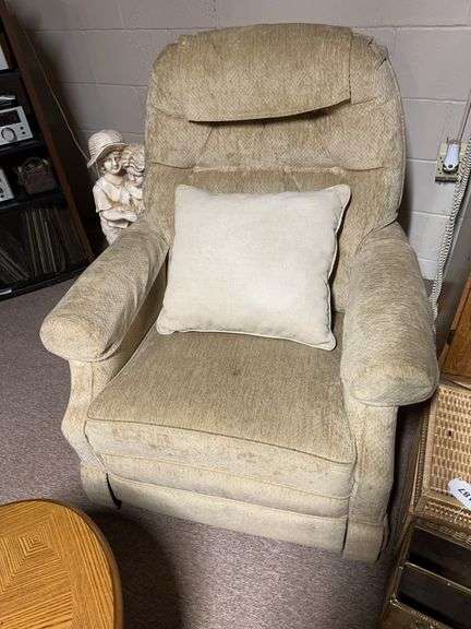 Swivel rocker recliner image