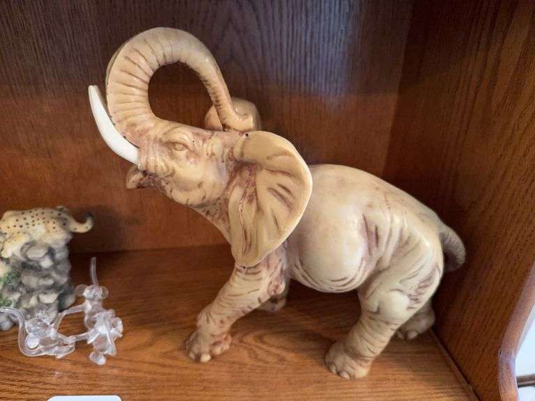 Artmark elephant 10.5", 3 resin figures image