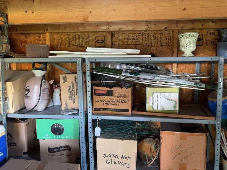 2 shelves & contents image