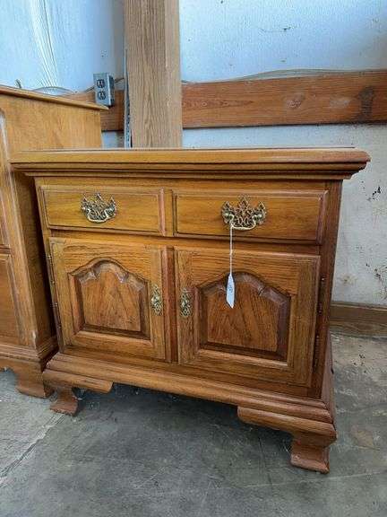 Thomasville Night stand image