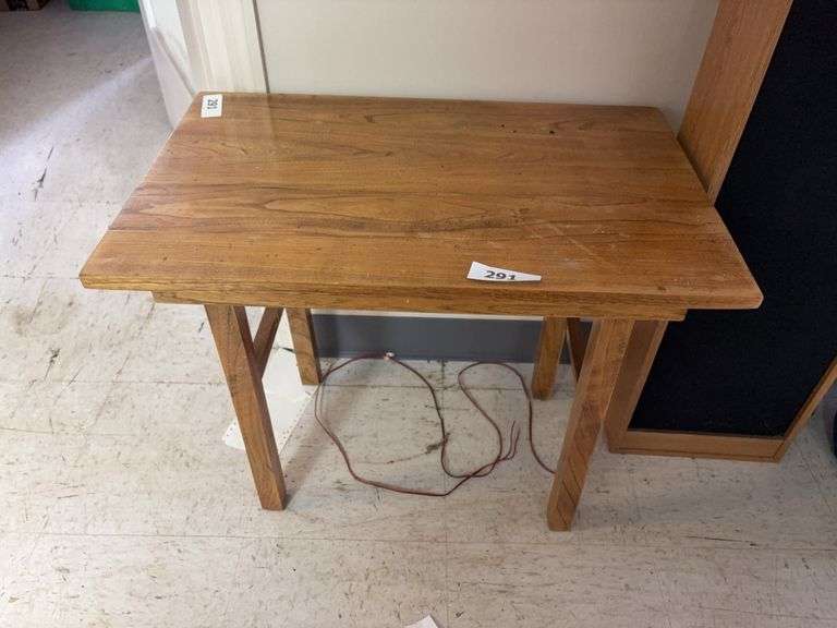 Child’s table image