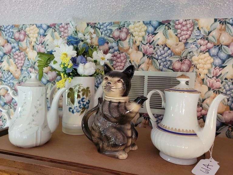 Vintage Teapots, Floral image