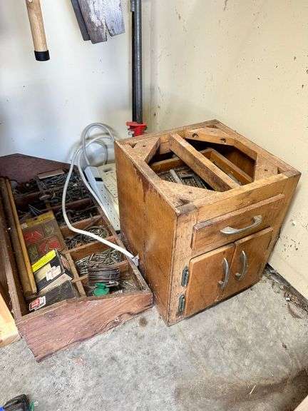 Hardware , multiple cord outlet image