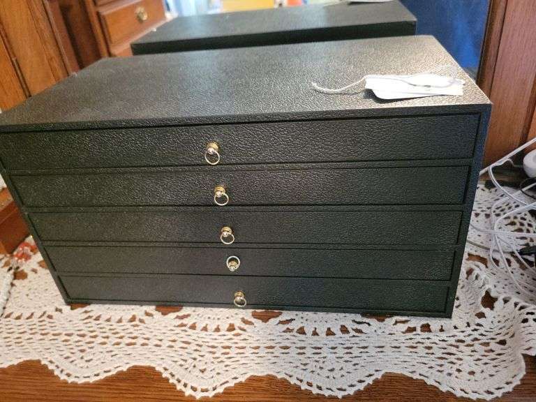 Jewelry Case w/Contents image