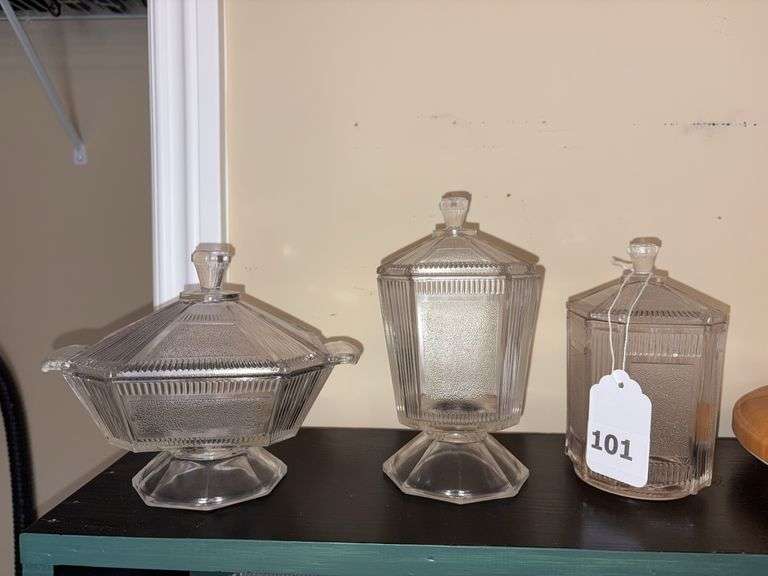 3 pleat & panel covered dishes image