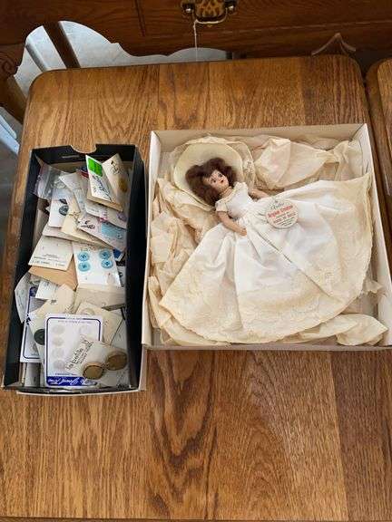 House of dolls from Santa Claus Land, vintage buttons image