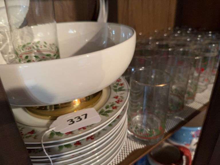 Royal Norfolk holiday dishes, glassware image