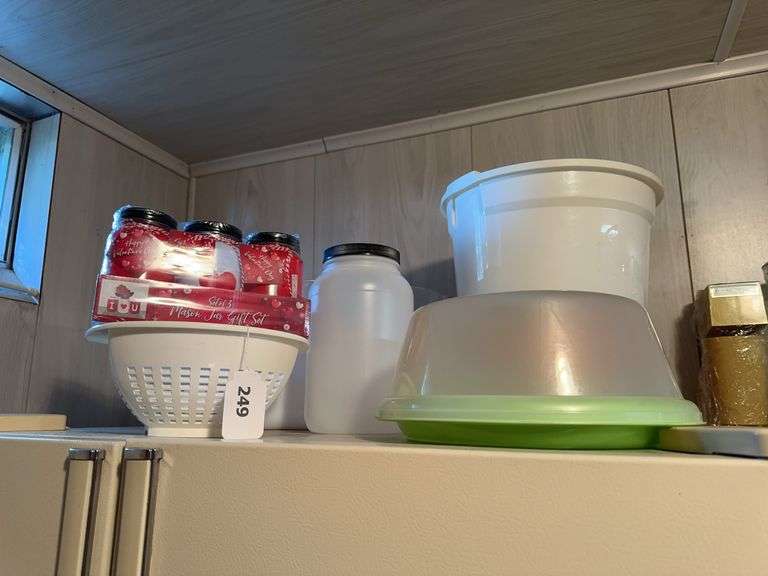 Plastic bowls, strainer, Valentine jar set image